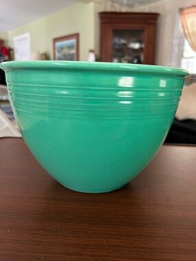 Vintage 1940s fiestaware #6 green mixing bowl with no chips cracks marks crazing